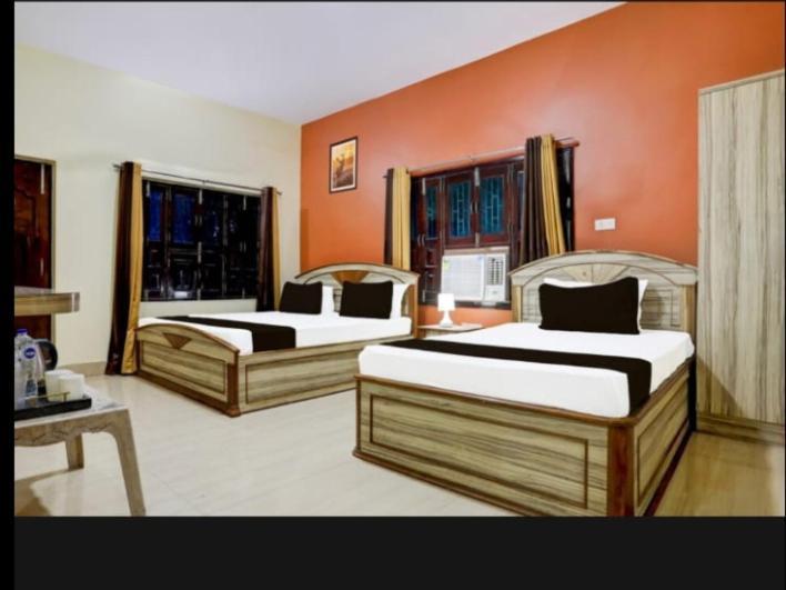 Rb Palace Guest house *